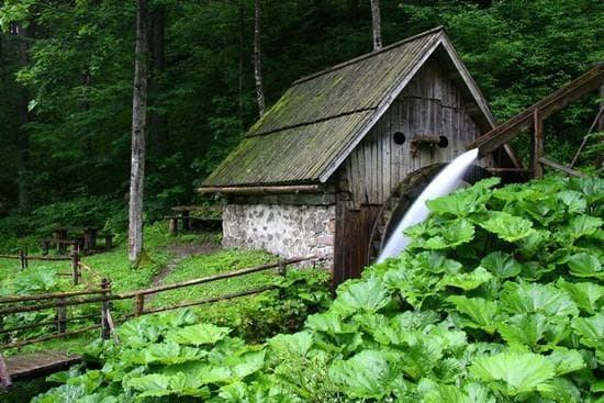 TURISTIČNA KMETIJA METULJ, LUČE