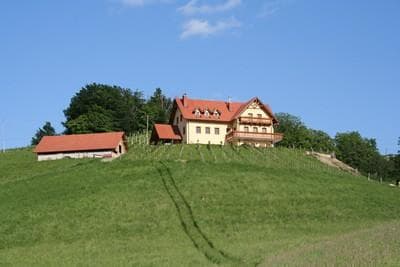 IZLETNIŠKA KMETIJA PRI MATEJU, KAMNICA