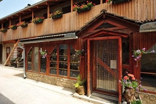 TURISTIČNA KMETIJA LEVAR, CERKNICA