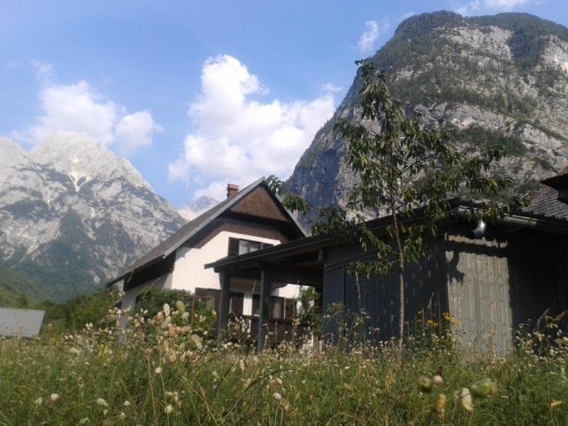 ODDAJANJE SOB SOČA, TRENTA, NATAŠA ZORČ, SOBODAJALKA, SOČA