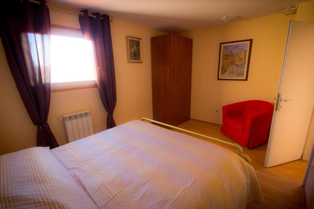 APARTMA OTAVA, ŠEMPAS