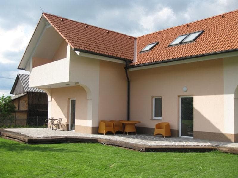 BLOŠKE PLANOTE, APARTMAJI, SPA, SAVNE, UGODNE NOČITVE, APARTMAJI LAVRIČ, NOVA VAS