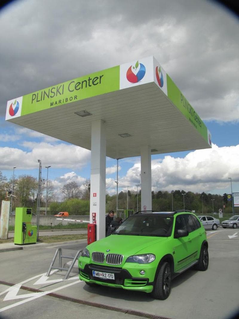 DOSTAVA PLINSKE JEKLENKE, PREDELAVA VOZIL NA PLIN, SERVIS VOZILA, PLINSKI CENTER MARIBOR