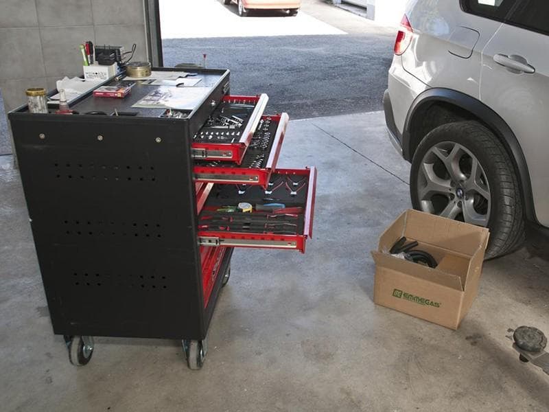 DOSTAVA PLINSKE JEKLENKE, PREDELAVA VOZIL NA PLIN, SERVIS VOZILA, PLINSKI CENTER MARIBOR