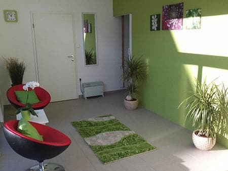 NEGA OBRAZA IN NOG, BRAZILSKA DEPILACIJA, OBLIKOVANJE OBRVI, ANTICELULITNI PROGRAM, LEPOTNI SALON KR