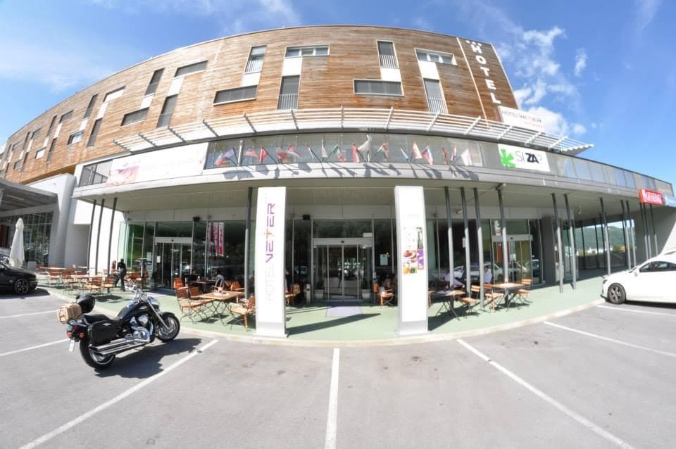 HOTEL VETER, RUŠE