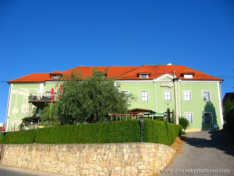 GOSTIŠČE PRI ANTONU, CERKVENJAK
