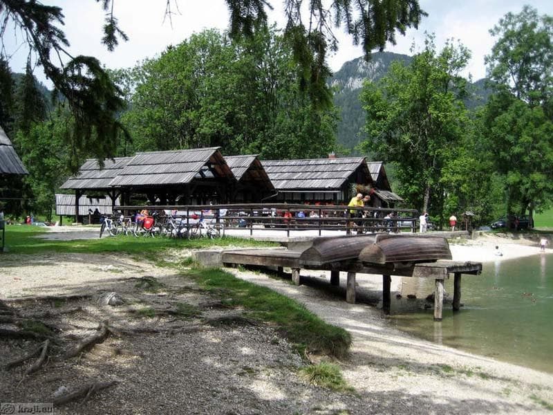 GOSTIŠČE OB JEZERU, ZGORNJE JEZERSKO
