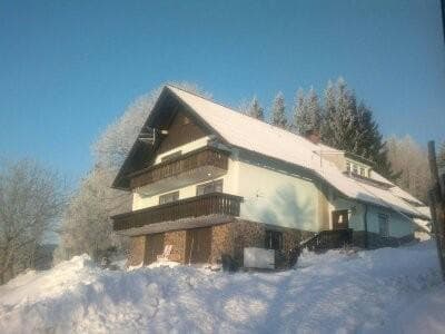 APARTMAJI MIKEK, ZREČE