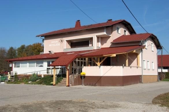 GOSTILNA METULJČEK, TIŠINA