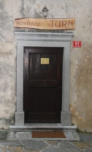 GOSTIŠČE TURN, ŠMARTNO