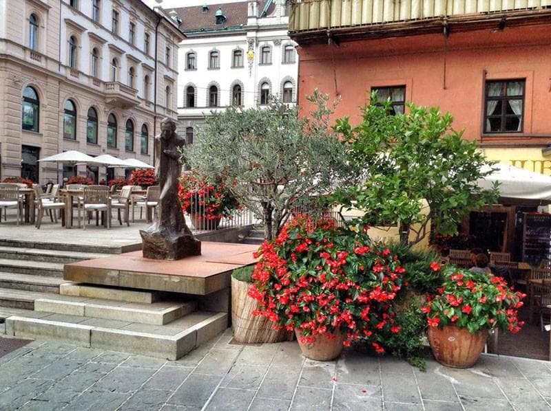 LJUBLJANSKI DVOR, GOSTILNA, PIZZERIA, LJUBLJANA
