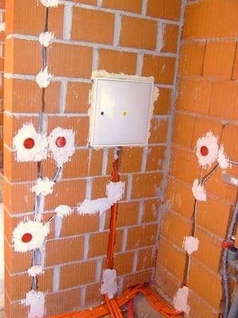 ELEKTROINŠTALACIJE IN SELITVE ALJOŠA ZIDARIČ, TRBOVLJE
