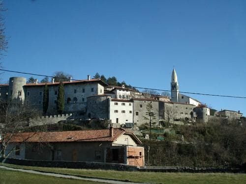 APARTMAJI STANARJEVI, ŠTANJEL