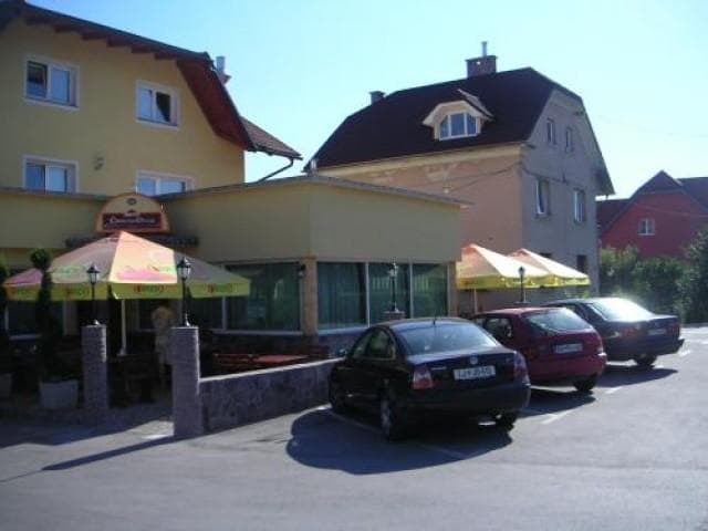 GOSTILNA ČRNUŠKI DVOR, LJUBLJANA