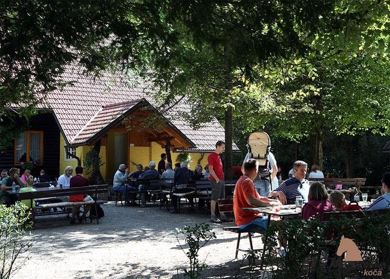 MENGEŠKA KOČA, MENGEŠ