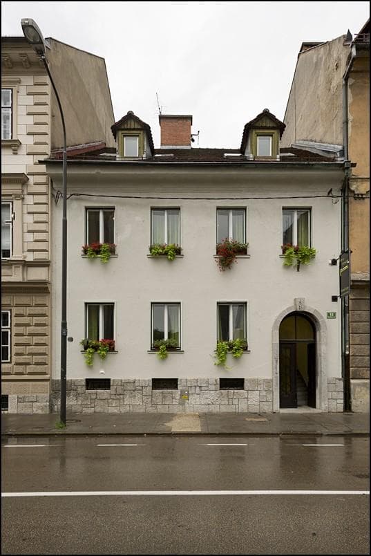 UGODNE SOBE, NOČITVE, LETNI VRT, BREZPLAČNI INTERNET, ROOMS LJUBLJANA, HOSTEL LJUBLJANA