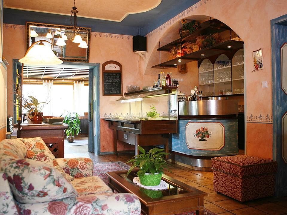 GOSTILNA IN PIZZERIJA JOŽICA, GOZD MARTULJEK