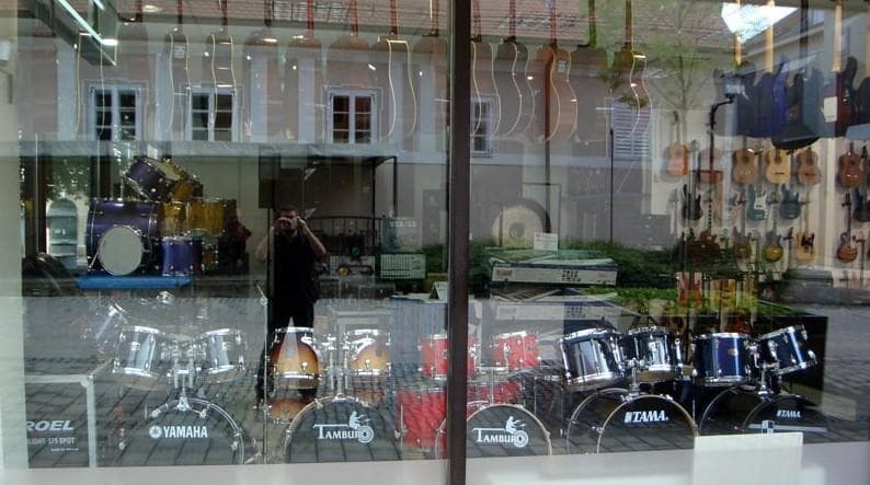 HARTMAN, PRODAJA GLASBIL, MARIBOR