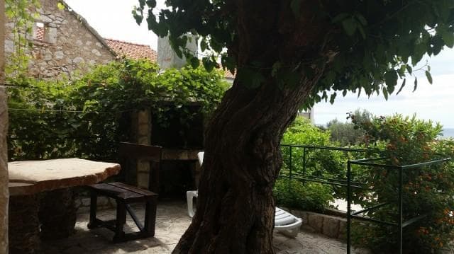 APARTMAJI PANSION TONI, IVAN DOLAC, HVAR