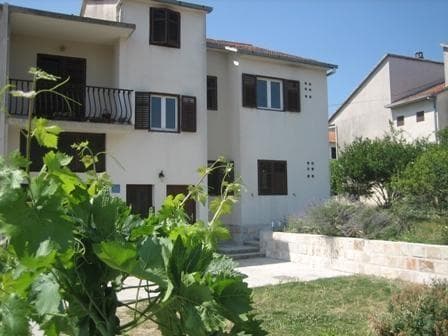 APARTMAJI MARIN, HVAR