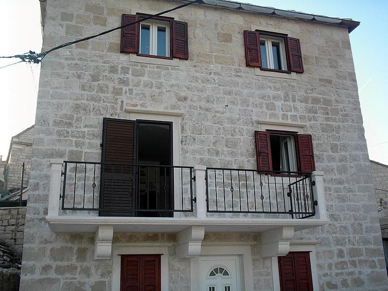 APARTMAJI PENZO, BRAČ