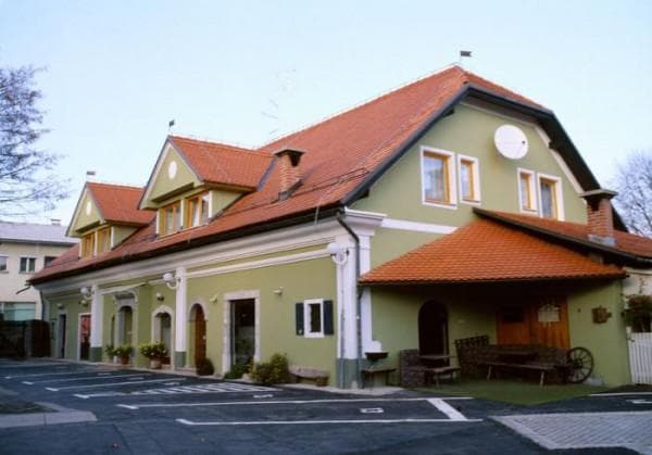 HOTEL IN RESTAVRACIJA PRI ŠPORNU, RADOMLJE