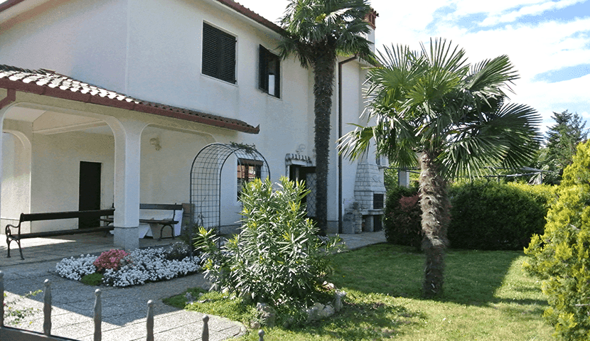APARTMAJI NIKA, IZOLA