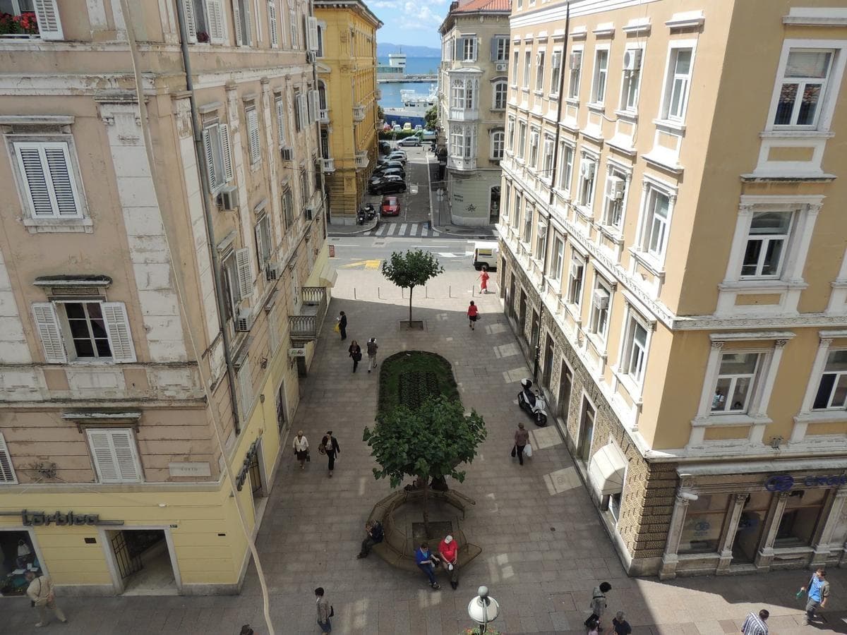 HOSTEL RIJEKA, REKA