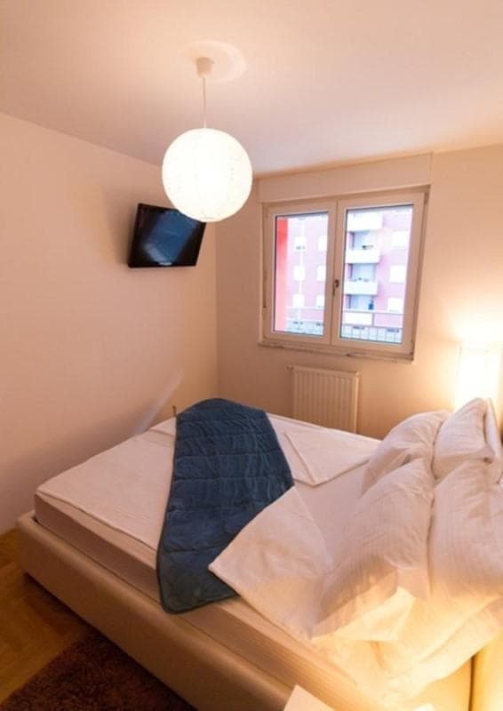 APARTMA LENILU, ZAGREB