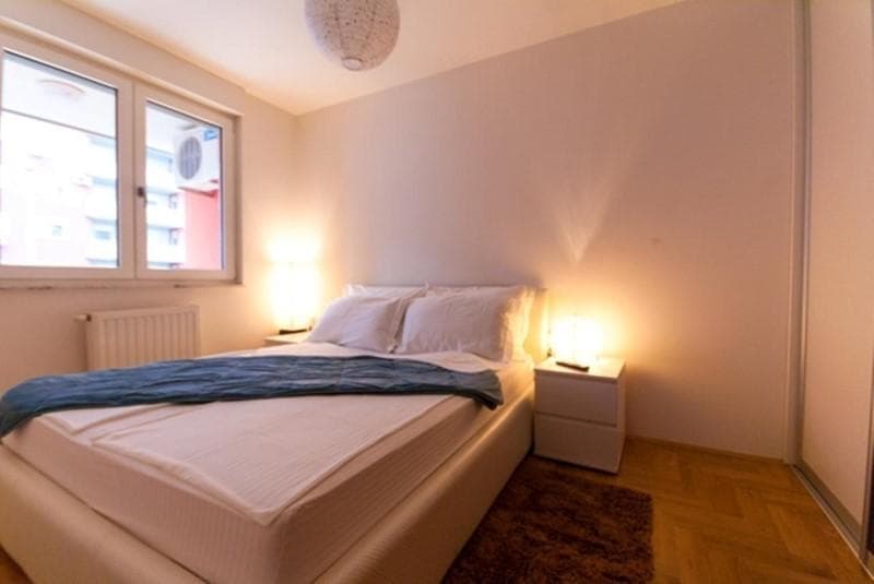 APARTMA LENILU, ZAGREB