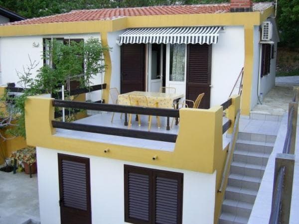 APARTMAJI SLAVICA, PAG