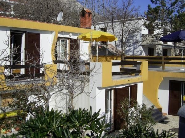 APARTMAJI SLAVICA, PAG