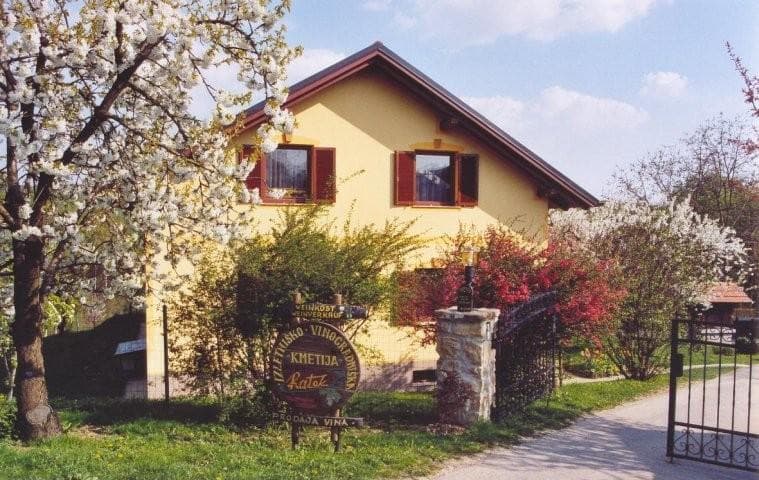 TURISTIČNO VINOGRADNIŠKA KMETIJA RATEK, IVANJKOVCI