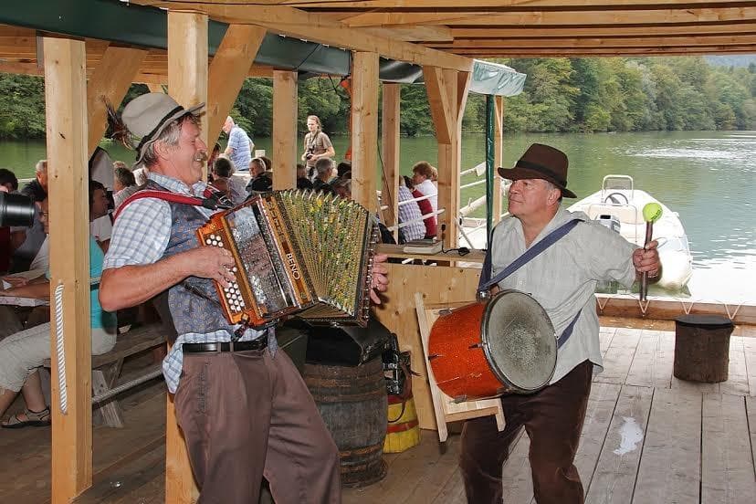 TRADICIONALNO SPLAVARJENJE S SPLAVARSKIM KRSTOM, SPLAVARJENJE NA REKI DRAVI, MUTA