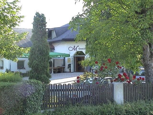 GOSTILNA M IN ODDAJA SOB, JESENICE NA DOLENJSKEM