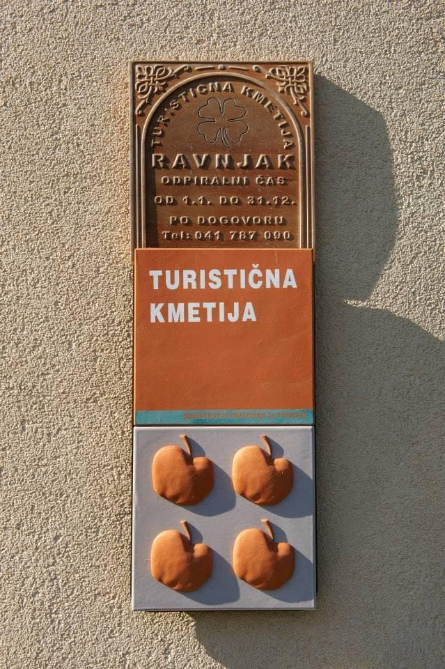 TURISTIČNA KMETIJA RAVNJAK, SLOVENJ GRADEC