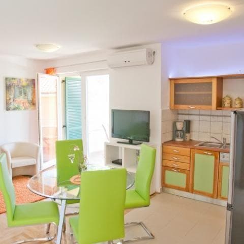 APARTMAJI PALADIN, ČIŽIĆI