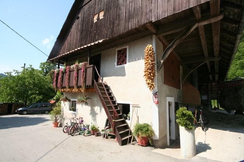 IZLETNIŠKA KMETIJA PRI BITENCU, BRIŠE PRI POLHOVEM GRADCU