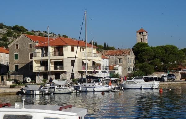 APARTMAJI GABRE, TISNO, OTOK MURTER