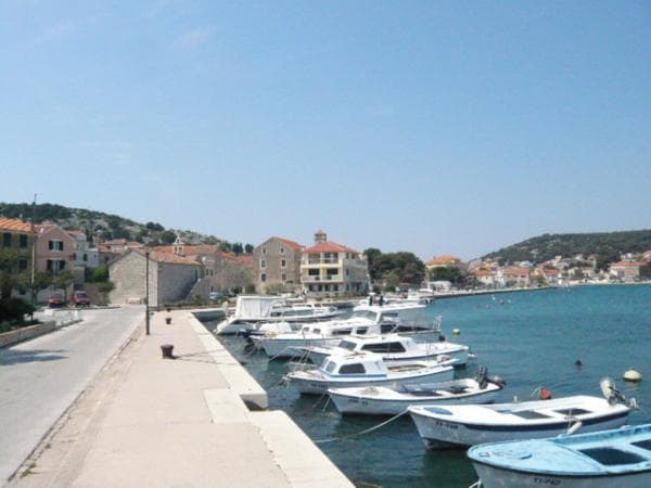 APARTMAJI GABRE, TISNO, OTOK MURTER