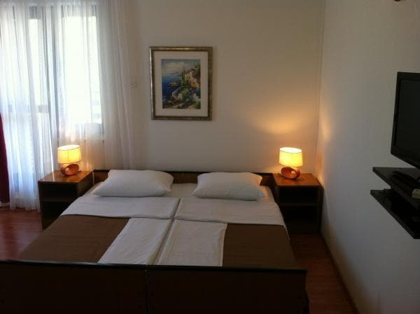 APARTMAJI PANSION ODMOR, ROVANJSKA