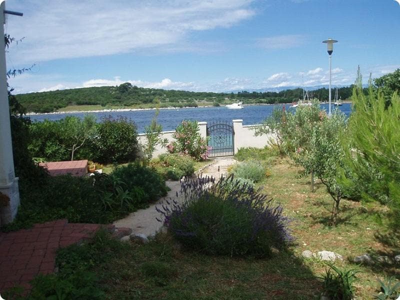 VILLA PERLA, ILOVIK