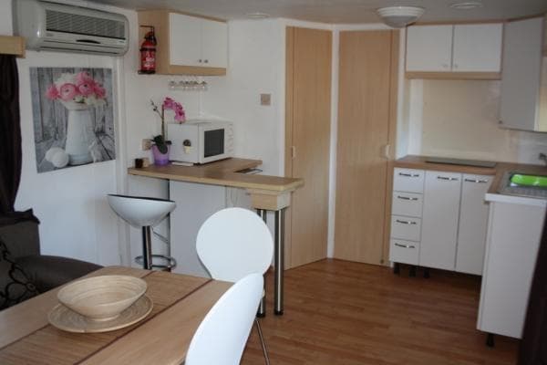 APARTMA SARA, RAŽANAC