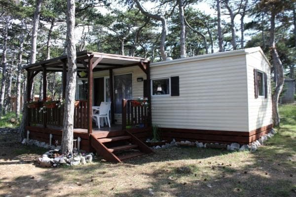 APARTMA SARA, RAŽANAC