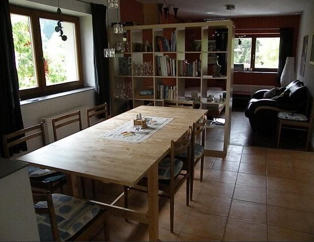 APARTMAJI PR PEKU, MOJSTRANA