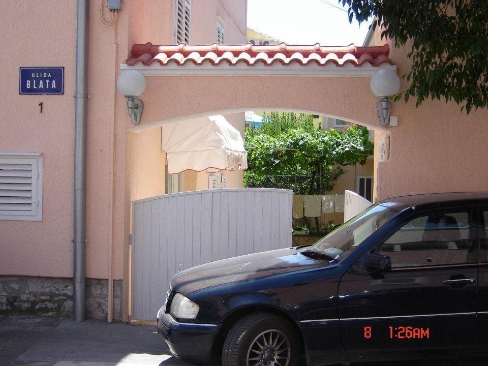 BILAN APARTMAJI IN SOBE, VODICE
