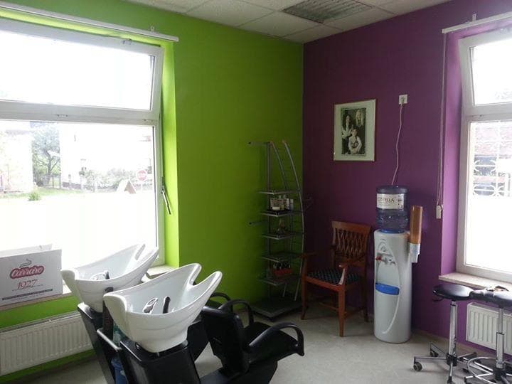 FRIZERSKI STUDIO SKUŠTRANA URŠKA, KRANJ