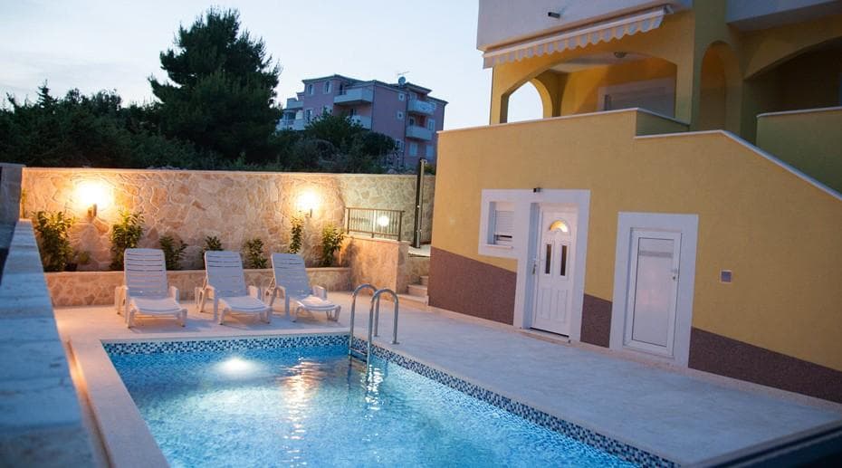 APARTMAJI LUKA, ZEČEVO, ROGOZNICA