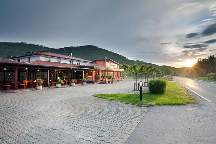OŠTERIJA FURLAN, BRANIK
